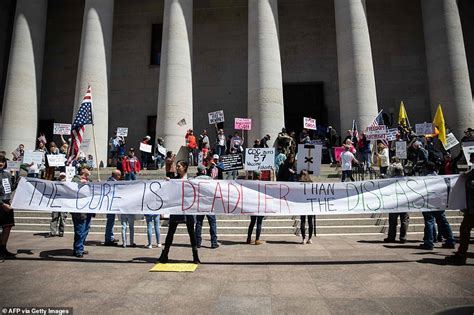 Coronavirus US: Anti-lockdown protests gather momentum | Daily Mail Online