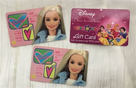 Vintage Toys R Us Gift Cards - No Value - Keepsake / Me