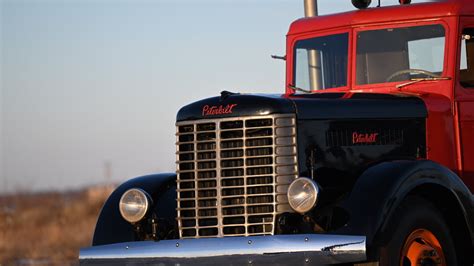 1939 Peterbilt Model 260GD 5-Ton Truck | K11 | East Moline 2022