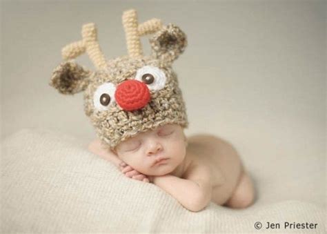 These 18 picture ideas for baby's first Christmas are so cute! If you're planning a baby photo ...