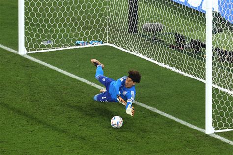 Guillermo Ochoa adds to his World Cup legend with penalty save against ...