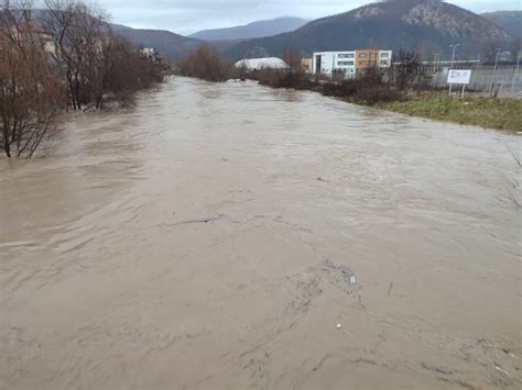 Kosova me lumenj të degraduar e pa harta të rrezikut nga vërshimet ...