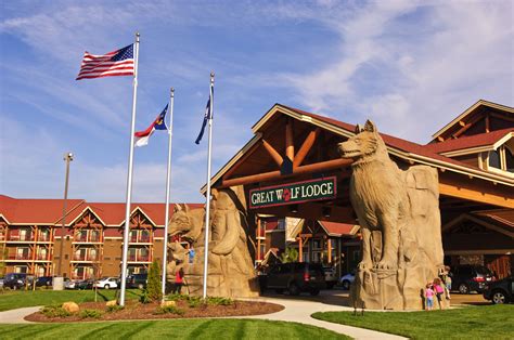 The Ultimate Guide to Great Wolf Lodge Locations in the US - The Family ...