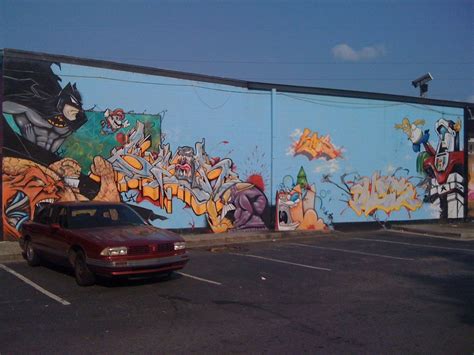 Inner-city graffiti really is something else : pics