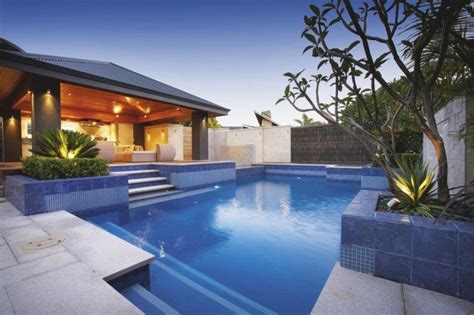 entourage de piscine pierre idée autour piscine | Swimming pools backyard, Small backyard pools ...