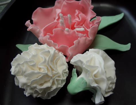 Design Bake Share: Gum Paste Flowers