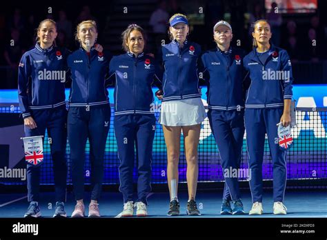 Glasgow, Scotland 8th November 2022. Elena Rybakina of Kazakhstan plays Harriet Dart of Great ...