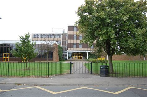 Appleton School, Benfleet © Trevor Harris cc-by-sa/2.0 :: Geograph Britain and Ireland