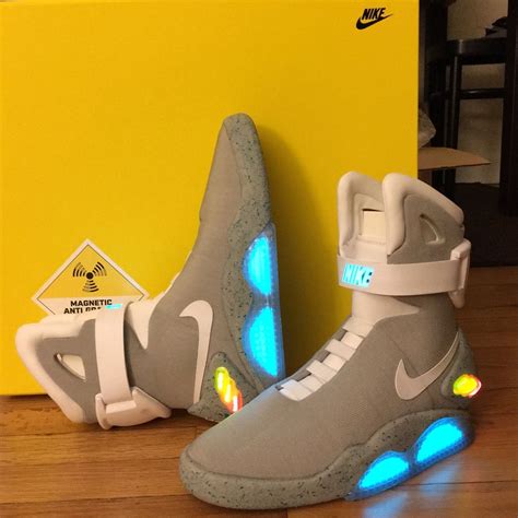 NIB 2011 Nike Air Mag Marty McFly Back to the Future II BTTF sneakers ...