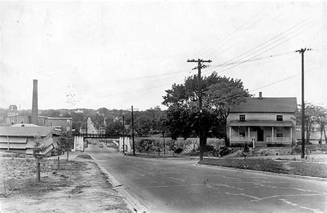 a main road in Alabama in 1930 | To kill a mockingbird, Atticus finch, Alabama