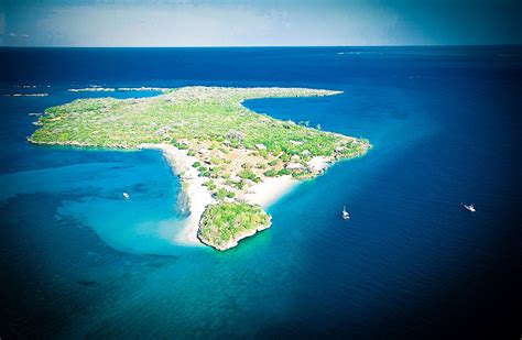 Oceans Islands and Safaris: Quirimbas Holidays - Mozambique holiday ...