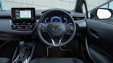 Toyota Corolla Interior Layout & Technology | Top Gear