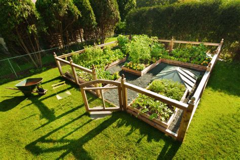 10 Enclosed Vegetable Garden Ideas for Every Budget - Food Gardening Network