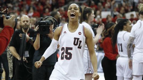 UConn-Louisville women's basketball: No. 3 Cardinals beat the No. 2 Huskies for only the second ...