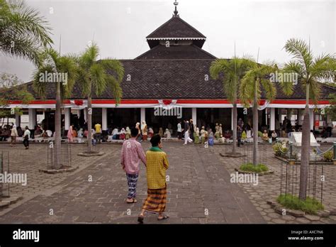 Masjid agung demak hi-res stock photography and images - Alamy