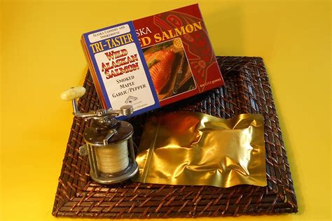 Smoked Salmon Gift Box - FREE SHIPPING - 12 oz Gift Box 3 Flavors