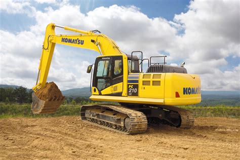 Komatsu PC210LC-10 excavator review | Equipment World