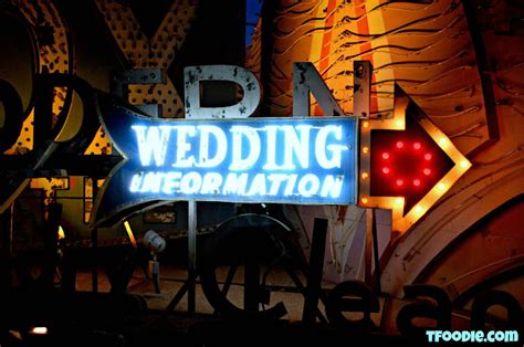 The traveling foodie: Neon Museum, Night Tour