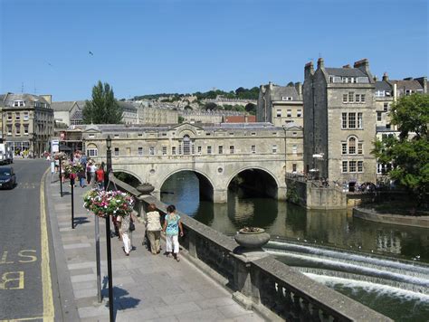 File:Pulteney bridge in bath england arp.jpg - Wikipedia