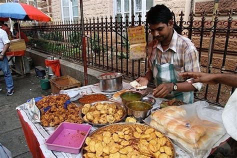 Best Street Food Places In Mumbai For A Complete 'Mumbaiyaa' Experience - Indiatimes.com