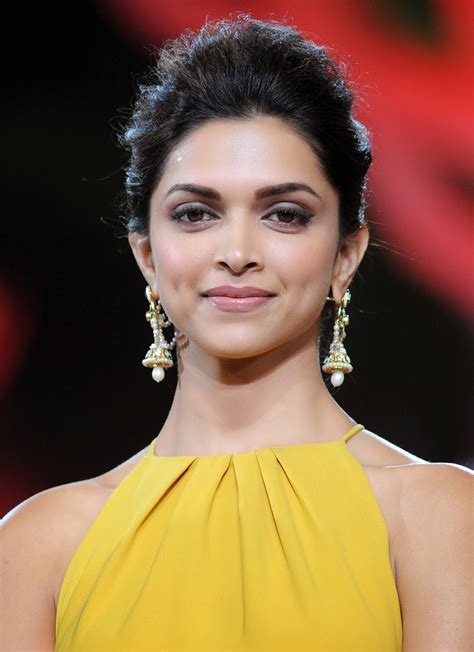 Deepika Padukone signed endorsement deal at Rs.6 crore - Images ...