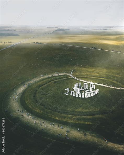 Walk in the footsteps of our Neolithic ancestors at Stonehenge Stock ...