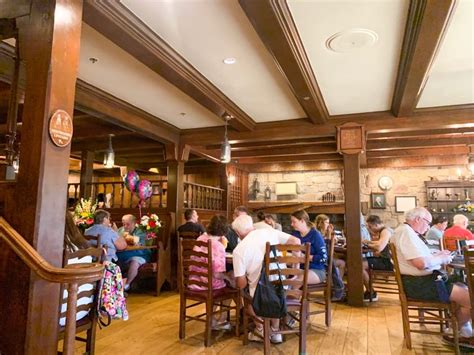 16 Best (And Worst!) Magic Kingdom Restaurants - Disney Trippers