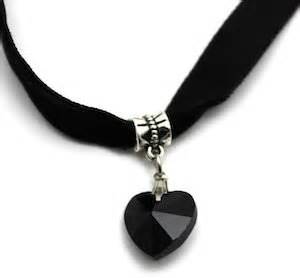 Black Velvet Choker Necklace With Black Heart Pendant - Closet Refill