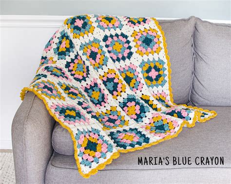 Crochet Granny Square Blanket Pattern - Maria's Blue Crayon