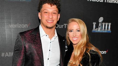 Chiefs' Patrick Mahomes gets Super Bowl ring; girlfriend Brittany ...