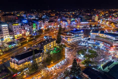 Experience to avoid scams at Dalat night market