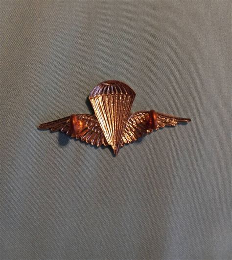 Parachutist Jump Wings Cap Badge - Gem