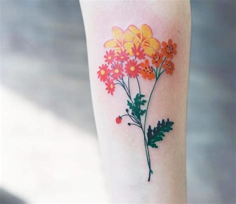 Floral tattoo by Zihee Tattoo | Post 26994