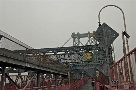 WALKING ACROSS THE WILLIAMSBURG BRIDGE - Pushing Time