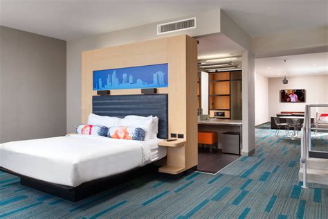 Aloft Tampa Downtown hotel amenities | Hotel room highlights