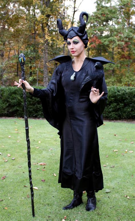 Diy Maleficent costume & Maleficent makeup tutorial | bluegraygal