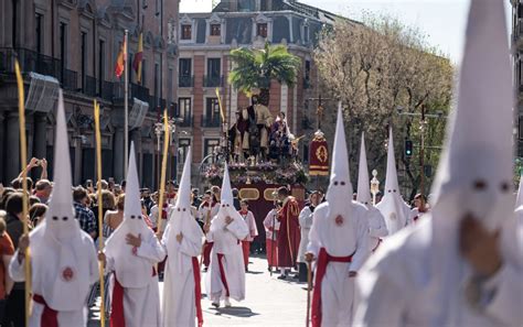 Van a flipar con las procesiones