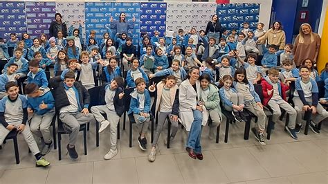 ORT Argentina on Twitter: "Lights, camera, science! 🧪 At ORT Primary School -Campus Belgrano- we ...