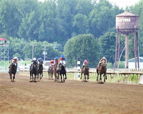 Ellis Park Summer Meet - Final Day of 2022 Live Racing - The Pressbox