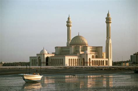 Travel Trip Journey : Al Fateh Grand Mosque Bahrain