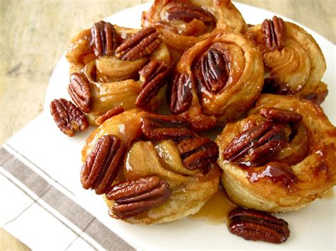 Jenny Steffens Hobick: Pecan Rolls with Puff Pastry | Cinnamon Rolls with Pecans