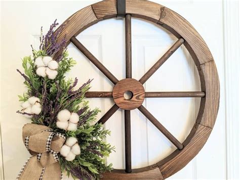 Wooden Wagon Wheel / Wall Decor / Wagon Wheel Wreath - Etsy