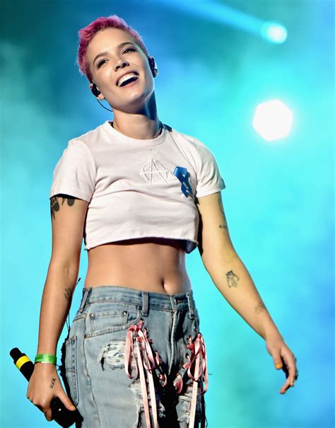 HALSEY Performs at ACLU Benefit Concert in Los Angeles 04/03/2017 – HawtCelebs