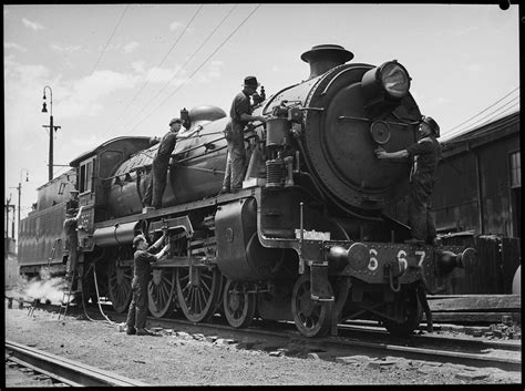 Men working on NSWGR 36 Class locomotive 3667, 11 November… | Flickr