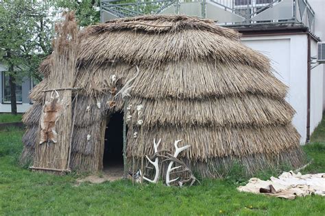 Two Reconstructions of Prehistoric Houses from Torun (Poland) | EXARC