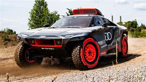 Audi RS Q E-Tron: Range-extender hybrid Dakar Rally challenger revealed - Drive