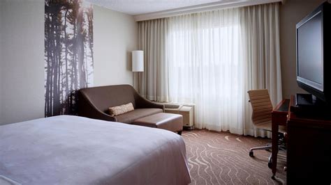 Detroit Airport Hotels | Detroit Metro Airport Marriott