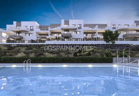 Sea View Apartments Close to Amenities in Benalmadena