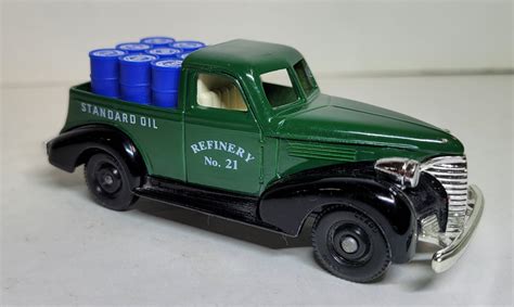 Lledo Chevron Diecast Refinery No. 21 Pickup | Collectors Weekly