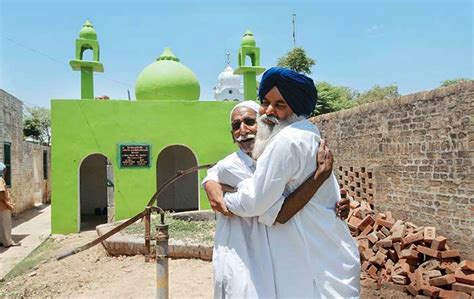 Interfaith - Shades Of The Old Punjab - Sikhs, Hindus Helping Rebuild ...